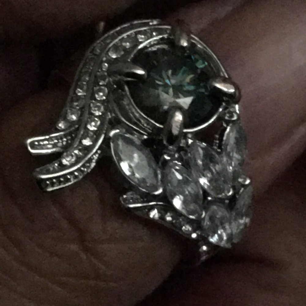 Moissanite Ring - image 4